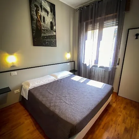 Arena Hotel *