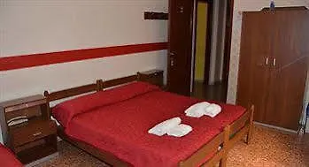 Arena Hotel *